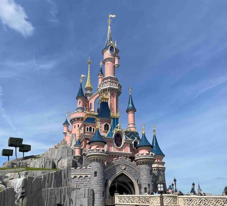 מאני-לה-הונגרה La Dolce Vita *Disney*Paris*Balcon* מראה חיצוני תמונה